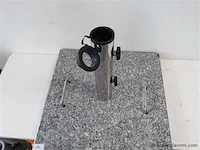 1 x parasolvoet graniet 30 kg 45x45x5 cm - afbeelding 2 van  2