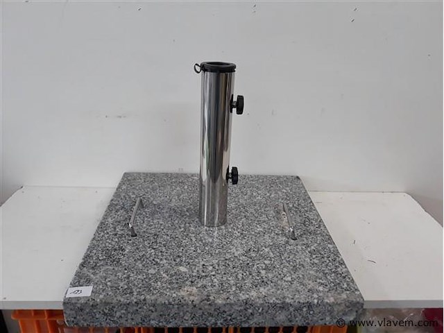 1 x parasolvoet graniet 30 kg 45x45x5 cm - afbeelding 1 van  2
