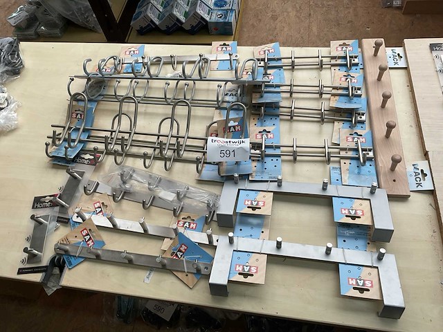 1 x partij kapstokken - afbeelding 1 van  13