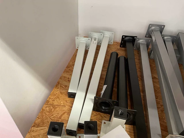 1 x partij tafel en zetelpoten - afbeelding 3 van  8