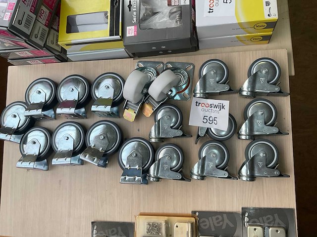 1 x partij zwenkwielen - afbeelding 1 van  5