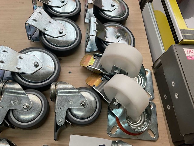 1 x partij zwenkwielen - afbeelding 3 van  5