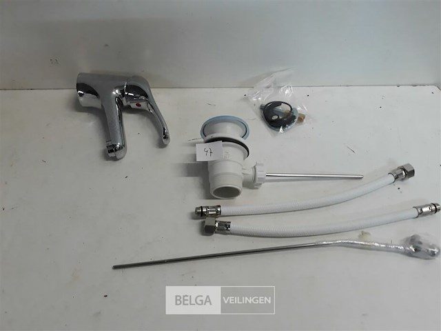 1 x wastafel kraan met auto afloop showmodel - afbeelding 1 van  3