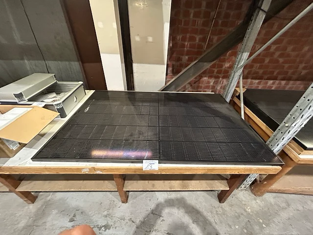 1 zonnepaneel ja solar - afbeelding 1 van  6