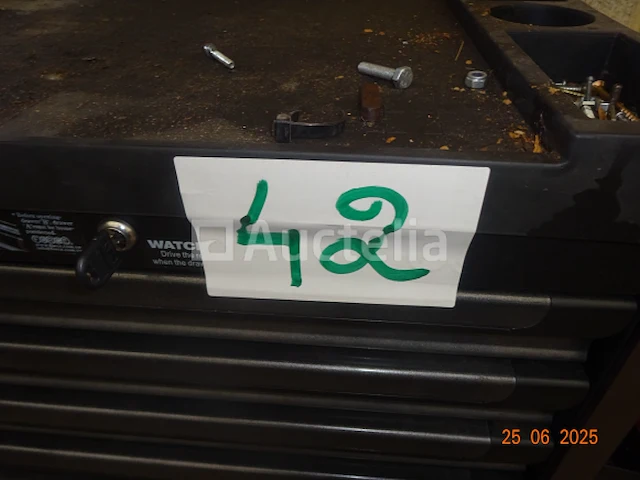 1 zwarte force trolley met lades en inhoud - afbeelding 1 van  6