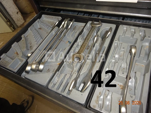 1 zwarte force trolley met lades en inhoud - afbeelding 3 van  6