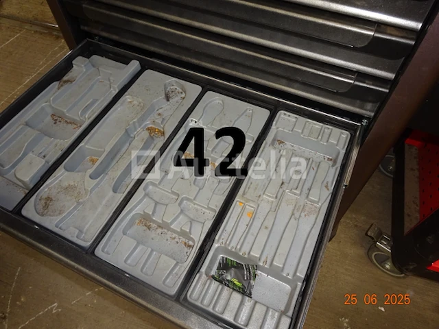 1 zwarte force trolley met lades en inhoud - afbeelding 4 van  6