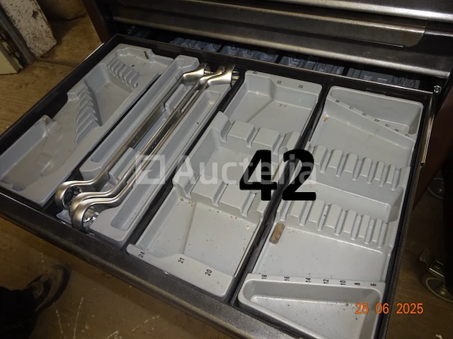 1 zwarte force trolley met lades en inhoud - afbeelding 5 van  6