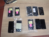 10 defecte smartphones zonder lader: 4 samsung, 2 nokia, 3 huawei, 1 acer (b401) - afbeelding 1 van  10