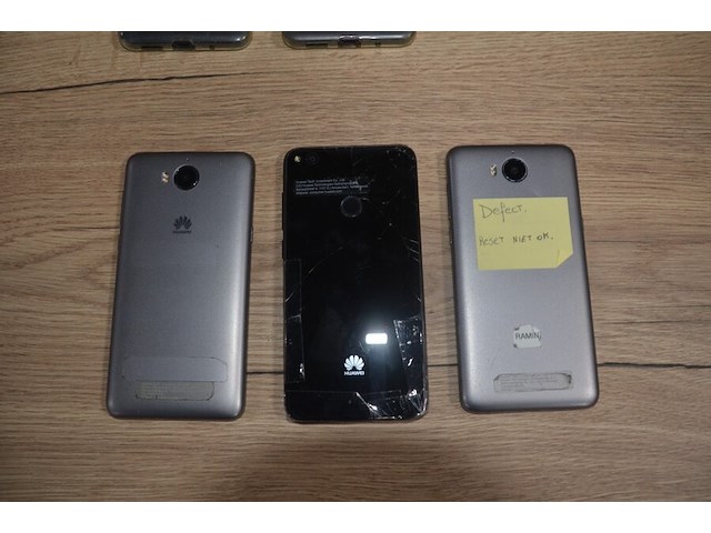 10 defecte smartphones zonder lader: 4 samsung, 2 nokia, 3 huawei, 1 acer (b401) - afbeelding 3 van  10