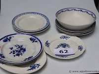 10 diverse borden en schalen - afbeelding 1 van  3