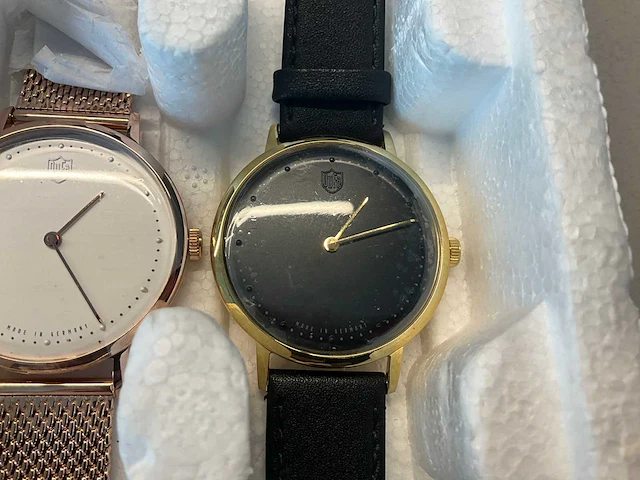10 diverse horloges - afbeelding 6 van  15