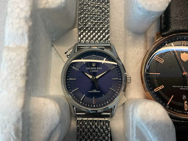 10 diverse horloges - afbeelding 8 van  15