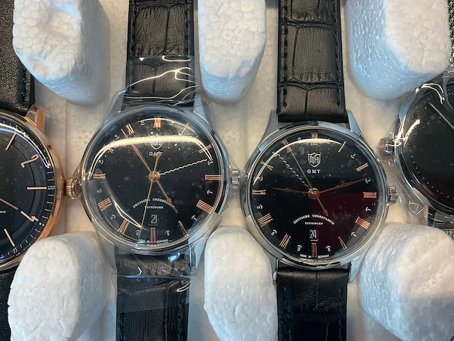 10 diverse horloges - afbeelding 12 van  15