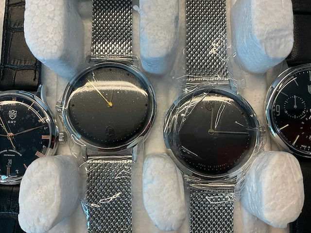 10 diverse horloges - afbeelding 14 van  15