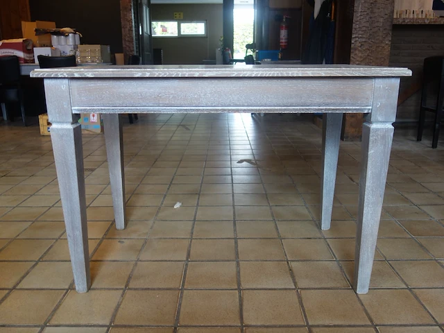 10 diverse houten tafels - afbeelding 2 van  3