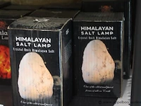 10 diverse zgn himalayan zout lampen - afbeelding 2 van  2