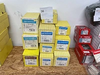 10 dozen bouten en houtbouten - afbeelding 1 van  5