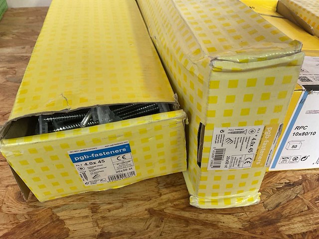 10 dozen nagelpluggen; bouten; schroeven op riem - afbeelding 2 van  9