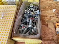 10 dozen nagelpluggen; bouten; schroeven op riem - afbeelding 6 van  9