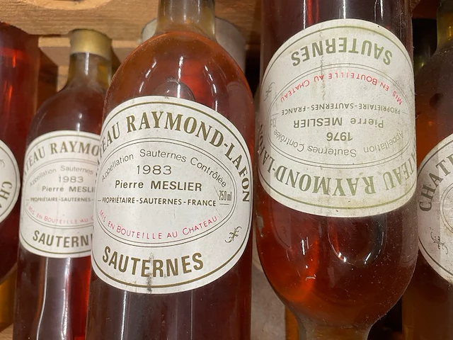 10 flessen château raymond-lafon sauternes, 1983 - afbeelding 1 van  2