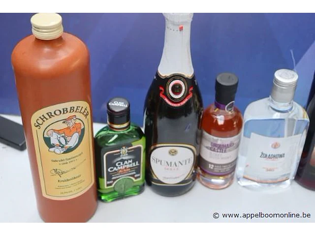 10 flessen sterke dranken - afbeelding 2 van  3