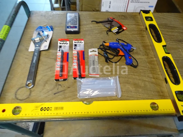 10 gereedschapsitems (zie foto's) - afbeelding 1 van  11