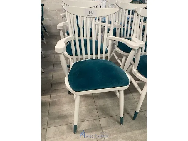 10 houten stoelen - afbeelding 2 van  4