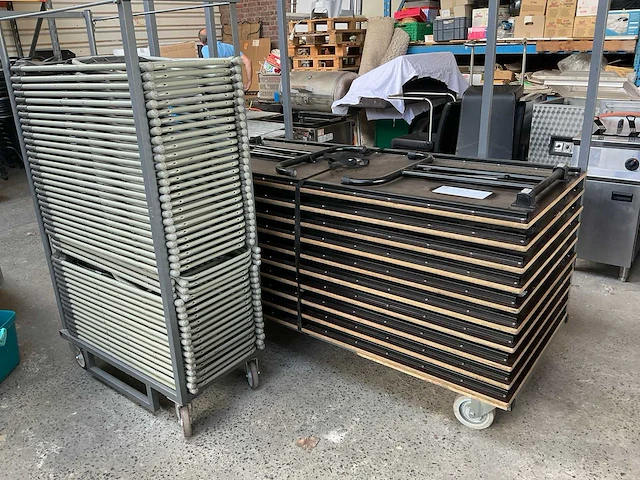 10 klaptafels 80x180cm + 50 plooistoelen - afbeelding 1 van  7