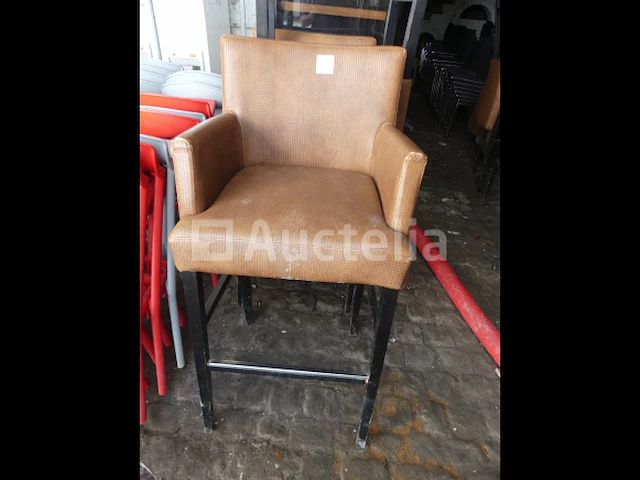 10 kunstleren krukken, 4 kunstleren stoelen - afbeelding 3 van  9