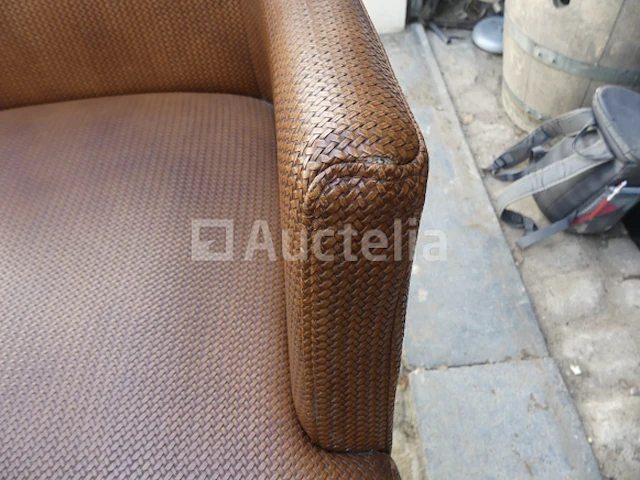 10 kunstleren krukken, 4 kunstleren stoelen - afbeelding 6 van  9