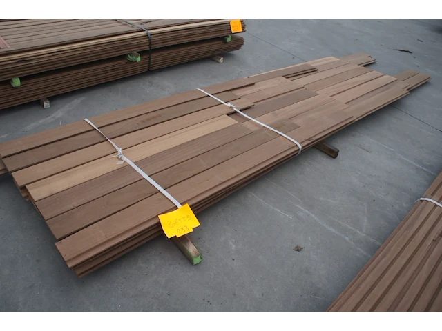 10 m² ayous gevelbekleding - afbeelding 1 van  3