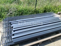 10 m schuttingpanelen 1,53 m ral 9005 - afbeelding 3 van  3