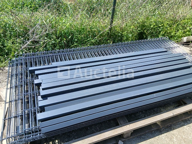 10 m schuttingpanelen 1,73 m ral 9005 - afbeelding 3 van  3