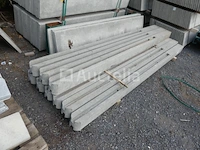 10 palen en 46 betonplaten - afbeelding 3 van  9