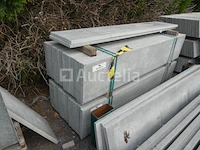10 palen en 46 betonplaten - afbeelding 6 van  9