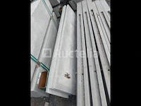 10 palen en 46 betonplaten - afbeelding 8 van  9