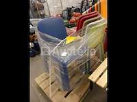 10 plastic stoelen - afbeelding 3 van  3