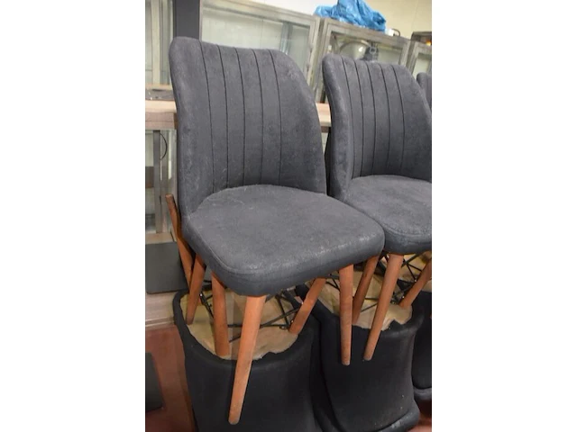 10 resto tafels metalen onderstel, 30 resto stoelen imitatie leder, 2 barkrukken imitatie leder (6,7,8,9) - afbeelding 6 van  14