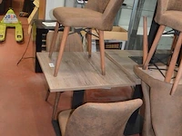 10 resto tafels metalen onderstel, 30 resto stoelen imitatie leder, 2 barkrukken imitatie leder (6,7,8,9) - afbeelding 12 van  14