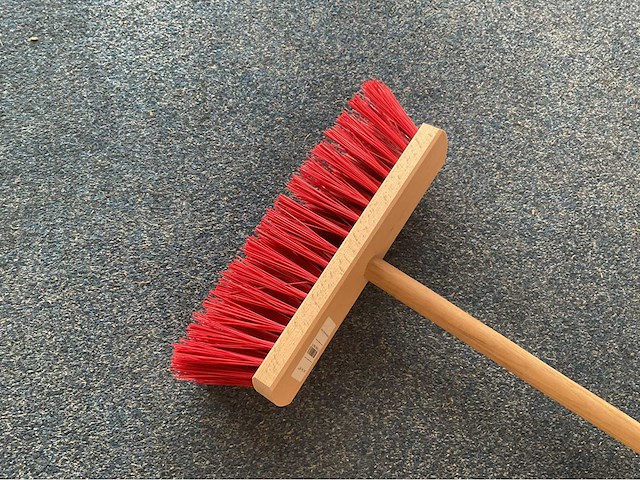10 rode straat borstels - afbeelding 3 van  3