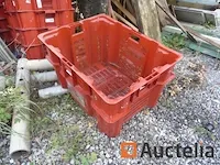10 stapelbare plastic bakken - afbeelding 1 van  6