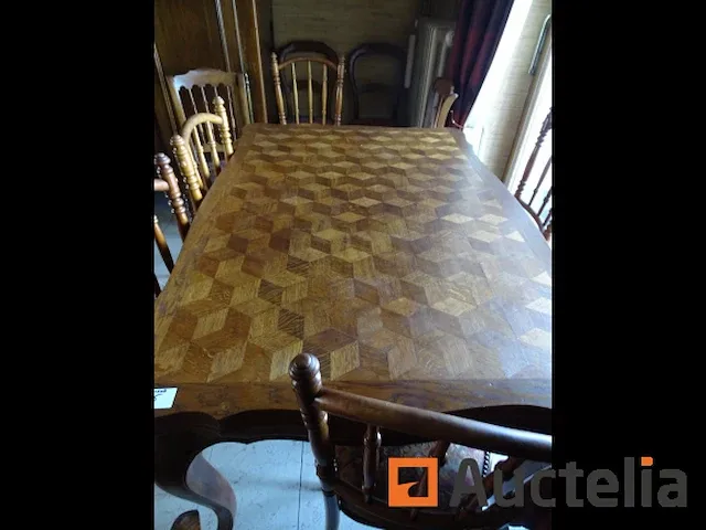 10 stoelen, 1 tafel - afbeelding 6 van  7