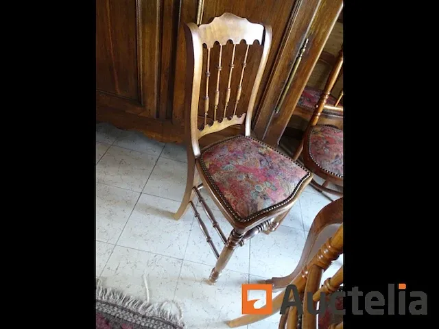 10 stoelen, 1 tafel - afbeelding 7 van  7