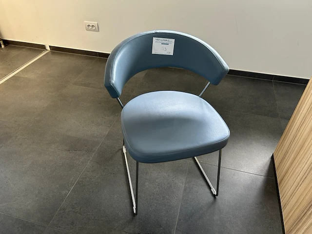 10 stoelen calligaris - afbeelding 1 van  4