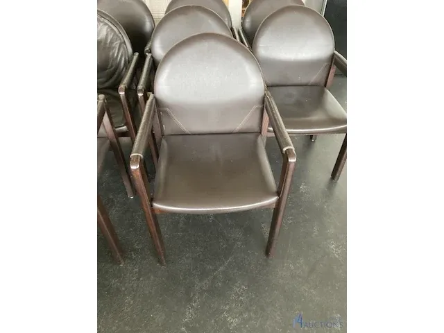 10 stoelen - afbeelding 3 van  5