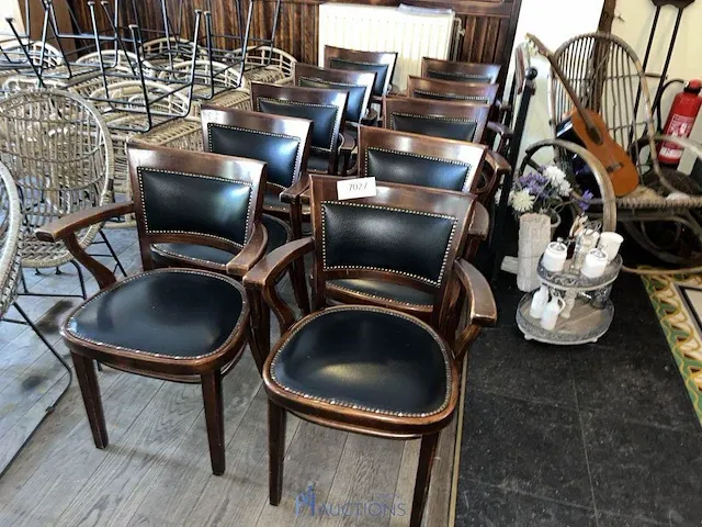 10 stoelen - afbeelding 1 van  4