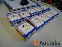 10 stopcontacten met kopp paris child protection - afbeelding 1 van  5