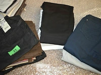 10 stuks jeans/broeken maat 31