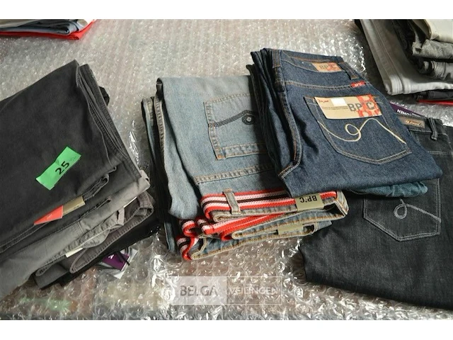 10 stuks jeans/broeken maat 32 - afbeelding 1 van  3